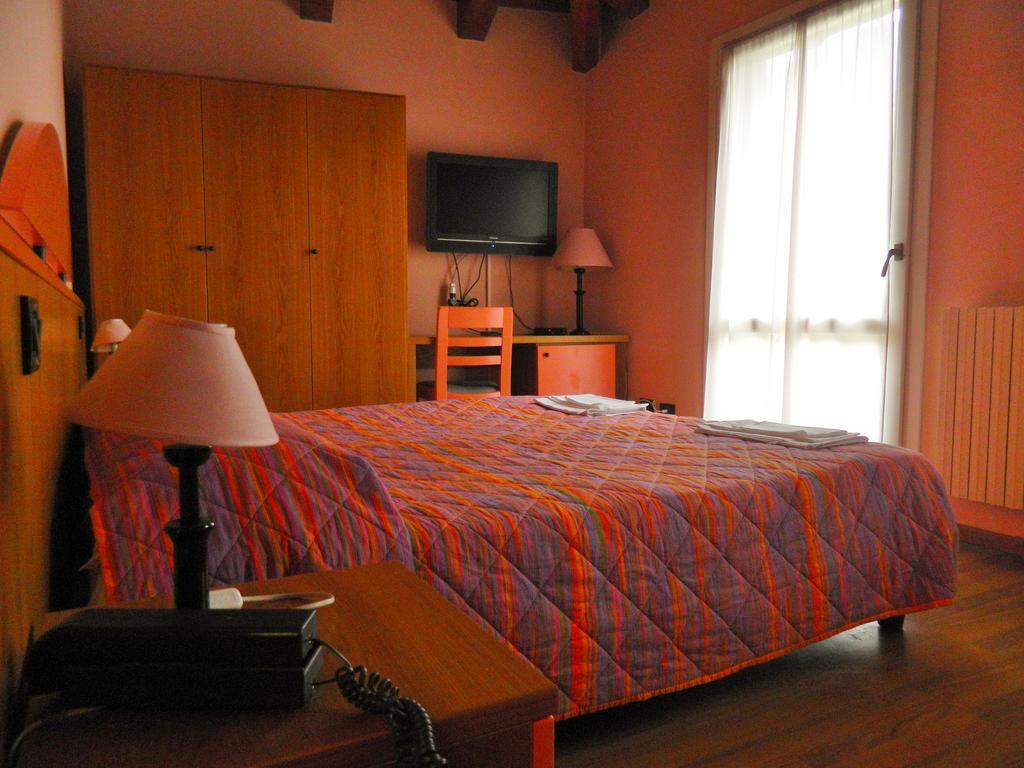 Hotel La Piazzetta Vidiciatico Room photo